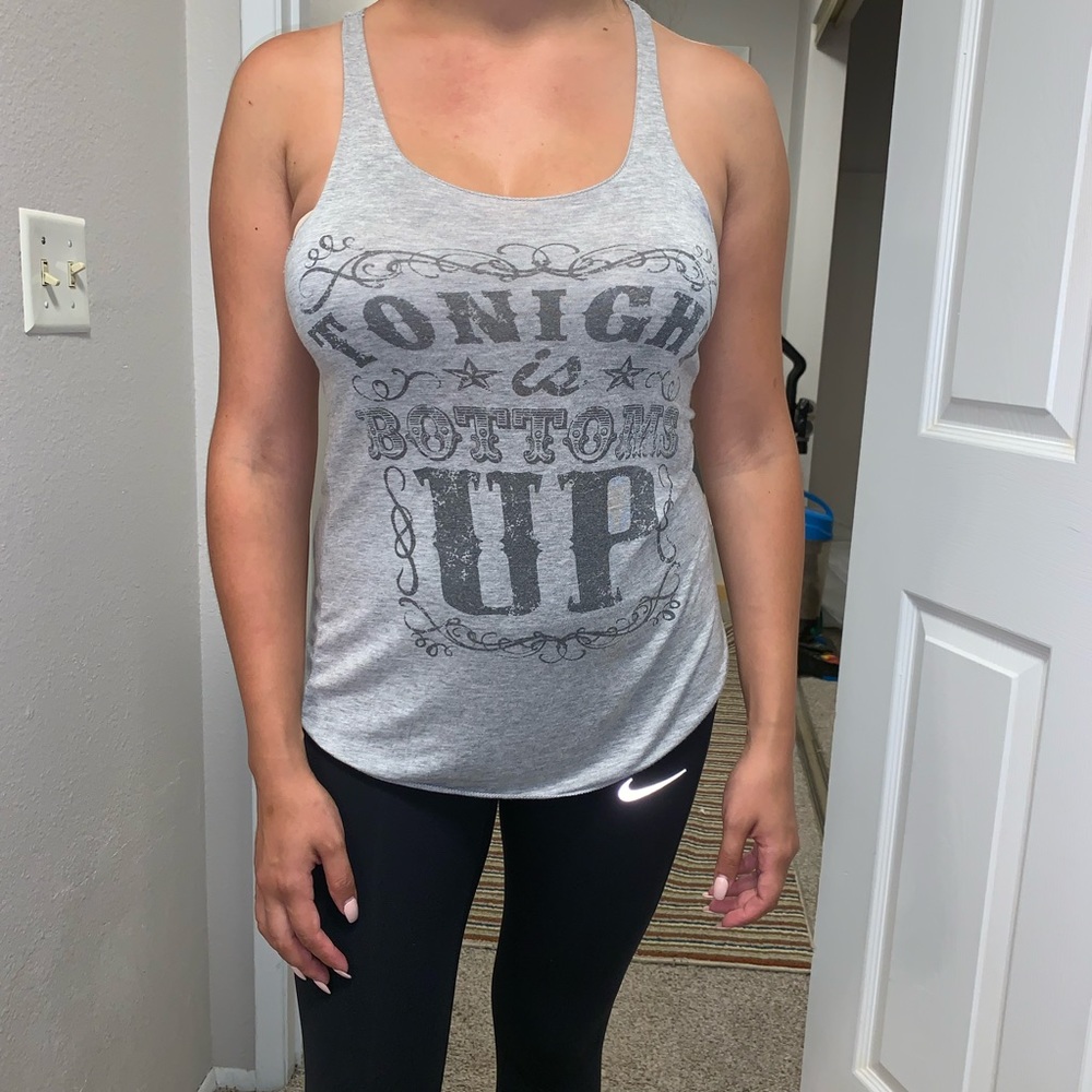 🌟💫TONIGHT IS BOTTOMS UP! 🍺 Tank top 🍻 👍🏼